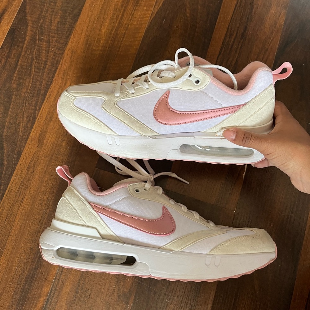 ‼️SOLD DO NOT BUY‼️Pink Nike shoes (5.5)